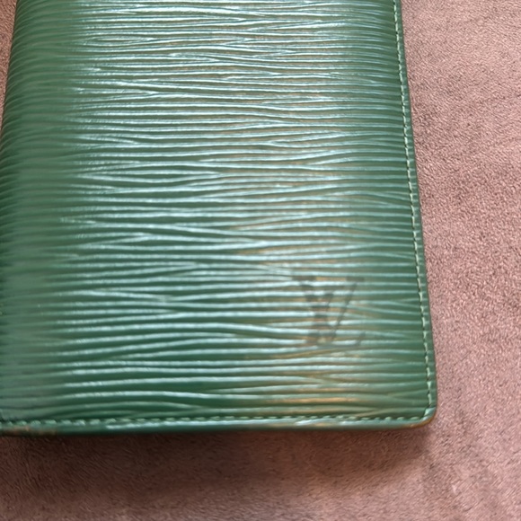 LV Green Epi Wallet - Picture 2 of 10